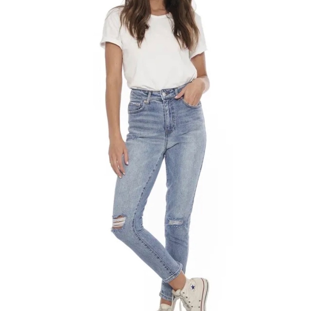 𝅺NWT Ashley Mason Super High Rise Mom Jeans | Size 11 - Picture 3 of 15